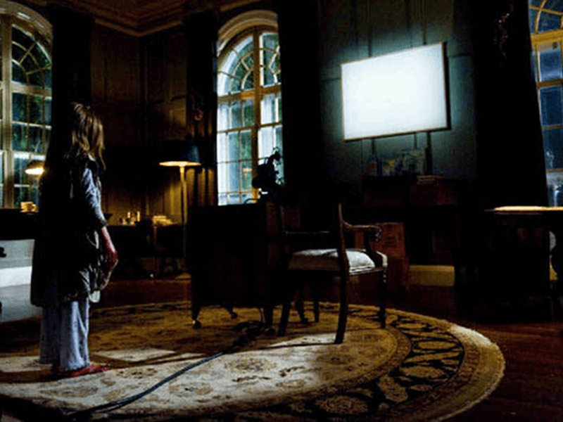 " Poltergeist" أشباح صاخبة